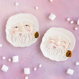 Glitterville NWT papa noel 7" plate set of 2 cream eyes open and eyes closed
